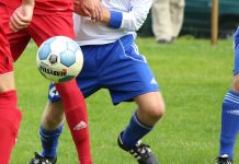 Perchè i calciatori hanno le gambe storte? calciatori gambe